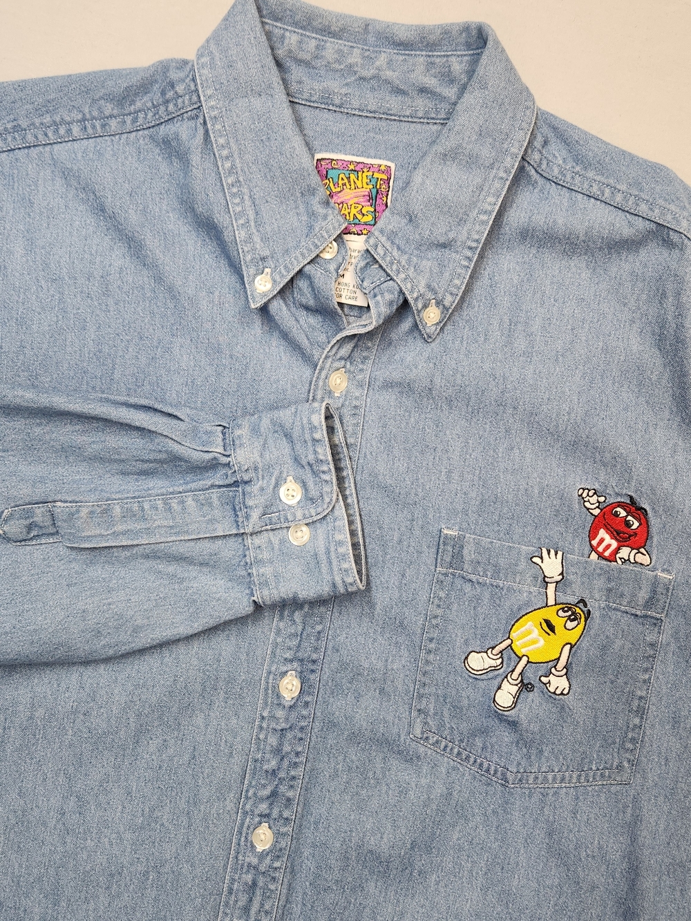 Vintage 1997 Planet Mars M&M's Embroidered Denim Button-Up Shirt Mens M Chambray